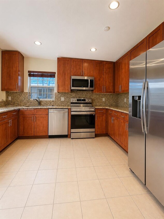 Photo - 1041 Cedar Falls Dr (Weston, FL)