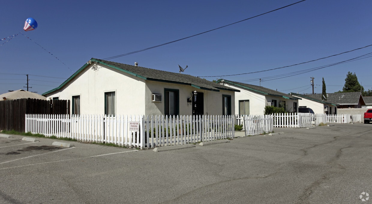 Primary Photo - 8949-8959 Sewell Ave