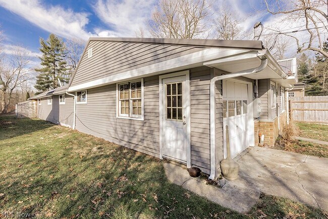 Foto del edificio - 14670 Zenith Dr