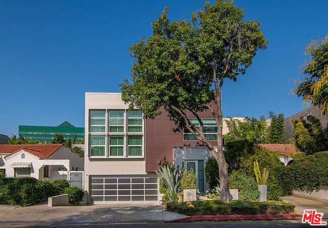 Foto del edificio - 711 Westbourne Dr