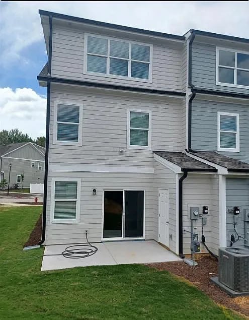 Foto del edificio - Room in Townhome on Old Grove Ln