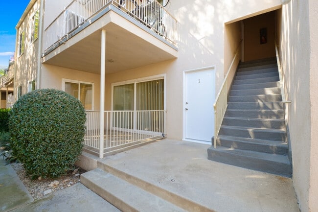 Building Photo - 1127 18th Street, North of Wilshire Blvd!