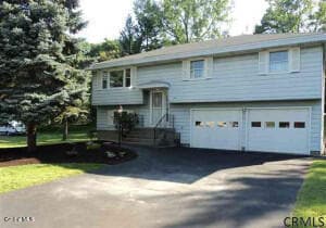 Primary Photo - 3 Mohawk View Rd