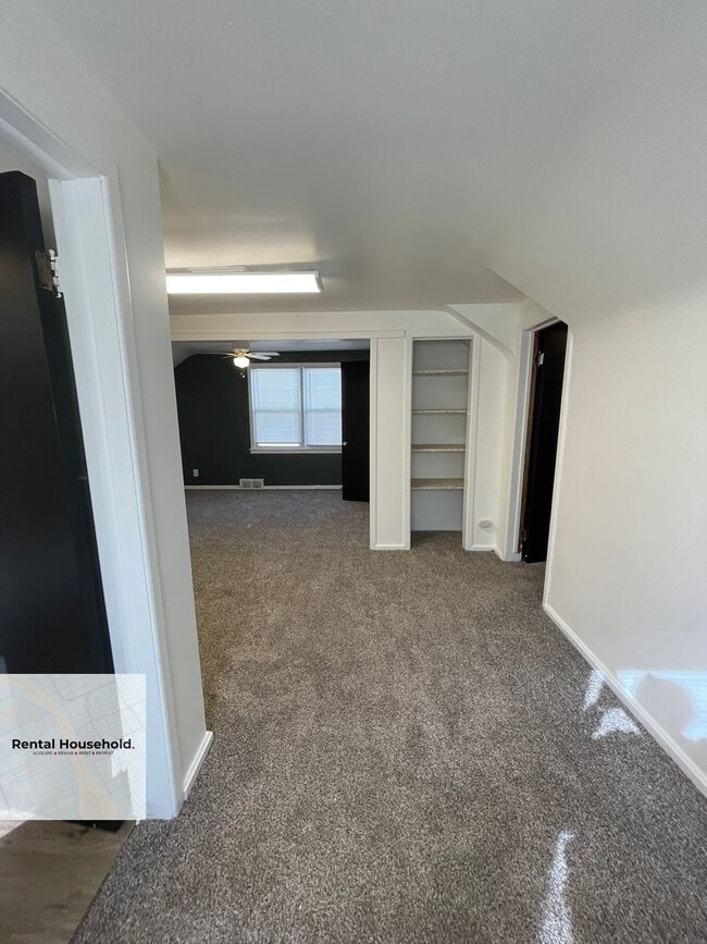 Building Photo - 9953 Pierson St