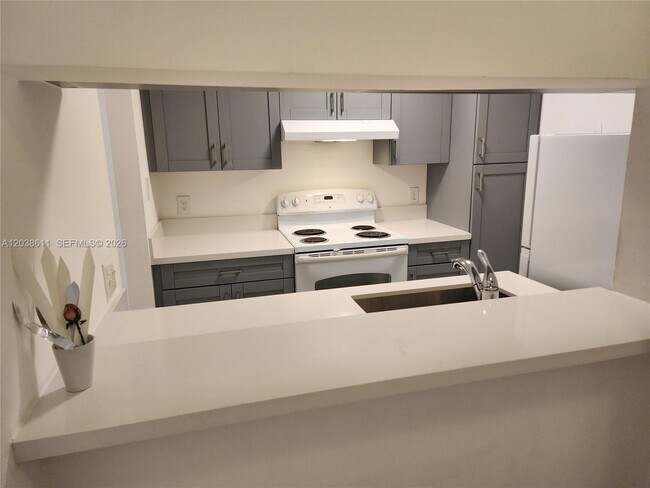 Foto del edificio - 4401 W McNab Rd