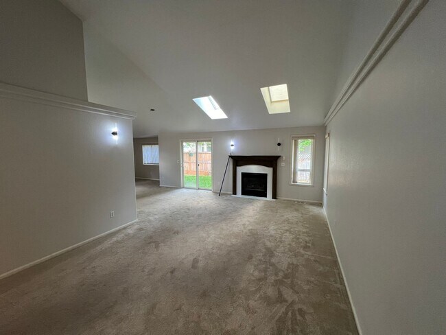 Foto del edificio - Beautiful Modern 3 bed/2 bath home in Ryan...