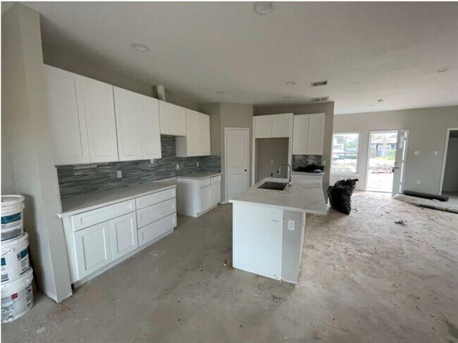 Foto del edificio - 4133 Clover St