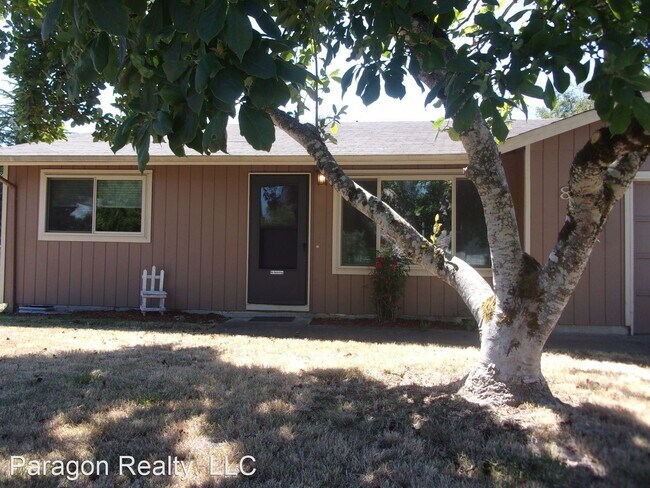 Building Photo - 3 br, 2 bath House - 812 NW Oak Ave.