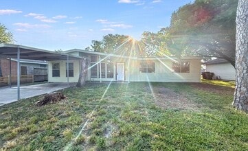 Building Photo - 5826 Burr Oak Dr