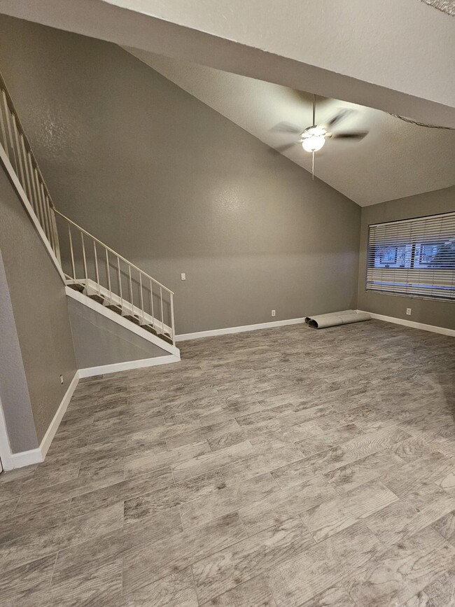 Building Photo - 5348 Bosque Ln