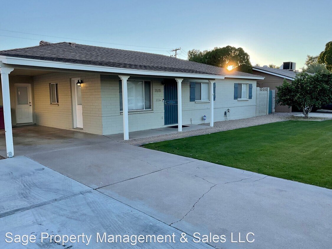 3 br, 2 bath House 7615 E Pinchot Ave House Rental in Scottsdale