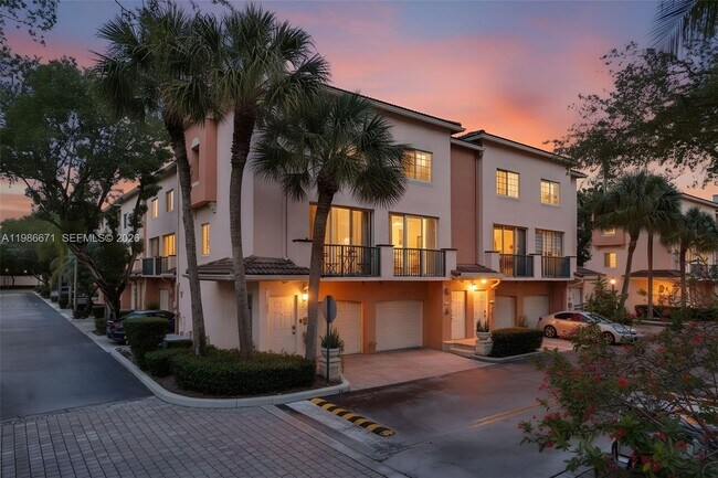 Building Photo - 2107 SE 10th Ave