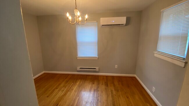 Foto del edificio - 2420 Brandon Ave SW