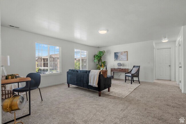 Foto del edificio - Updated Eagle Mountain Condo
