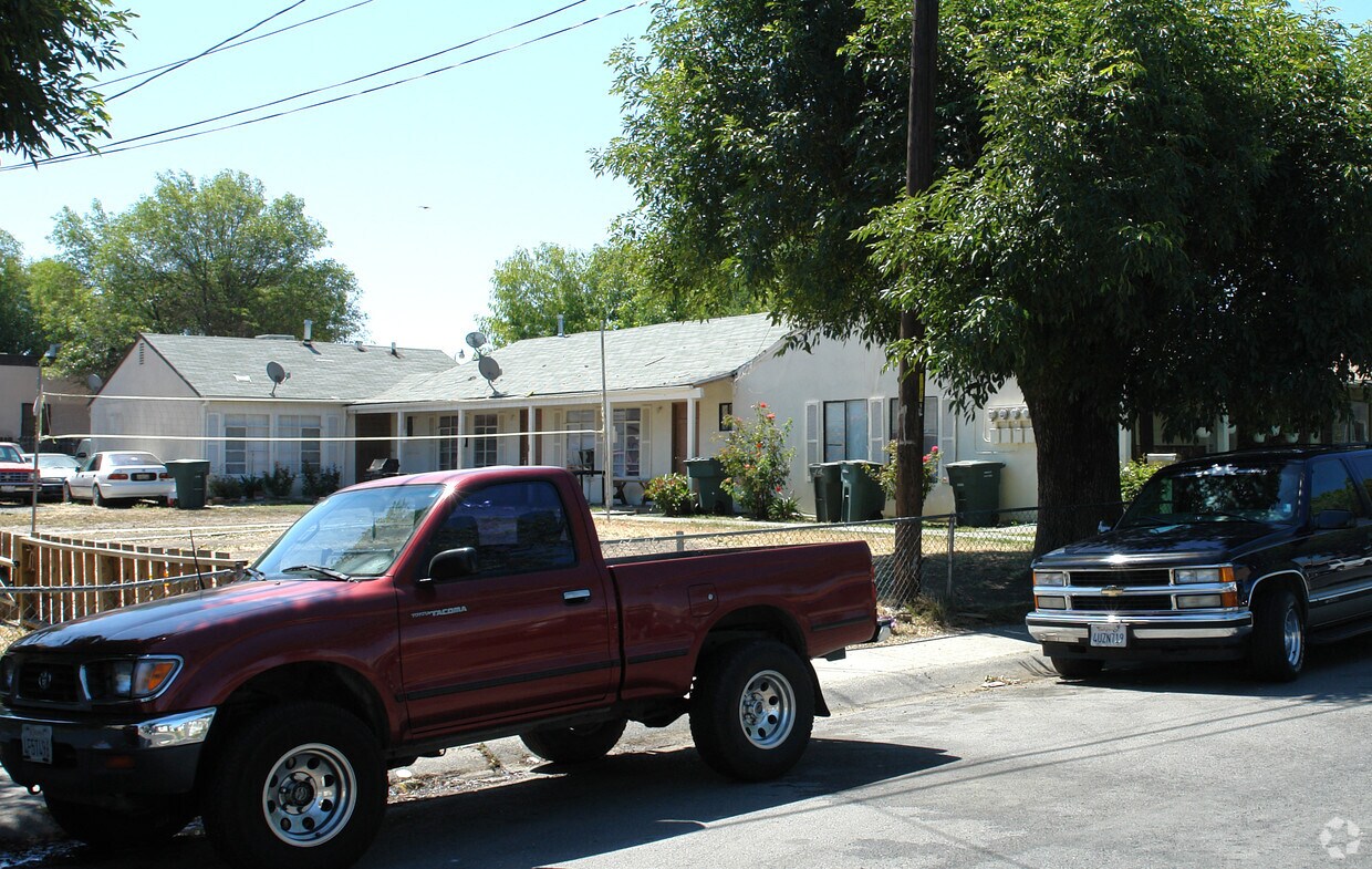 Primary Photo - 162 Madoline St
