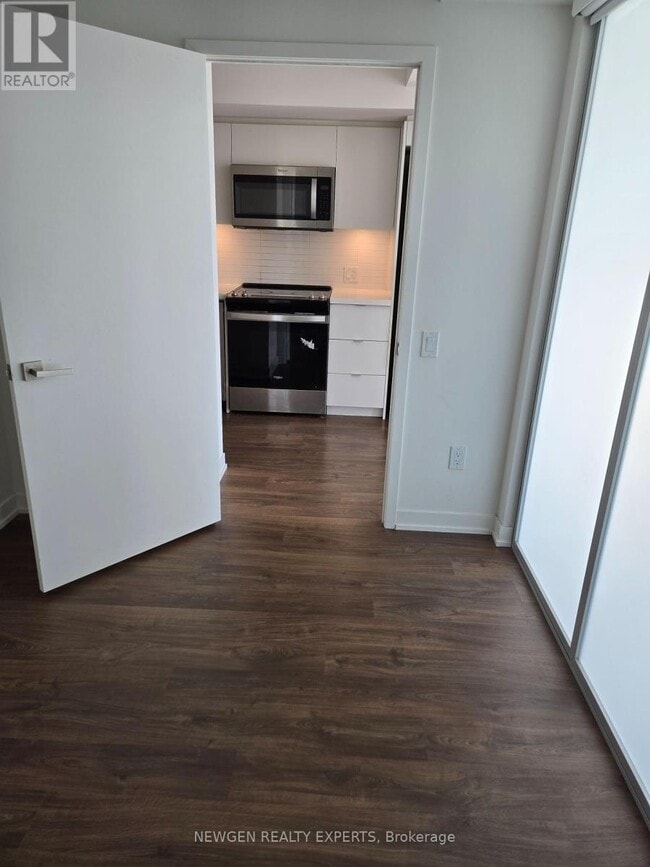 Photo du bâtiment - 500-500 Wilson Ave