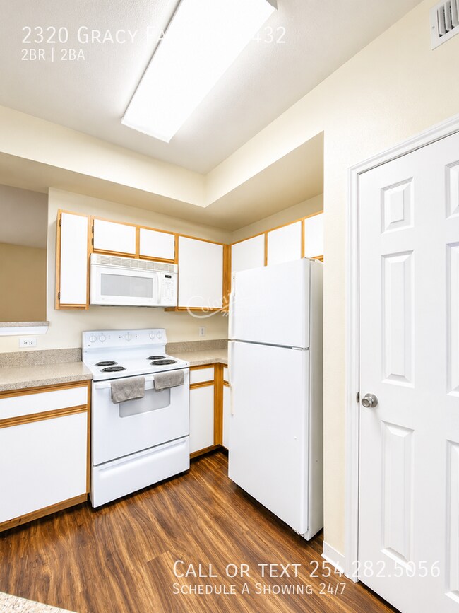 Foto del edificio - 2320 Gracy Farms Ln