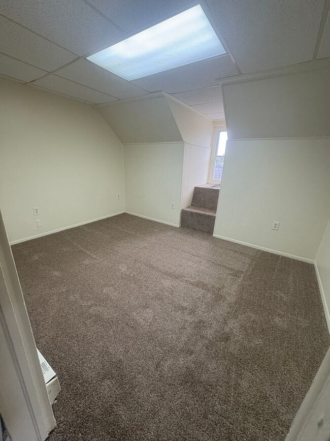 Building Photo - 154 Garibaldi Ave