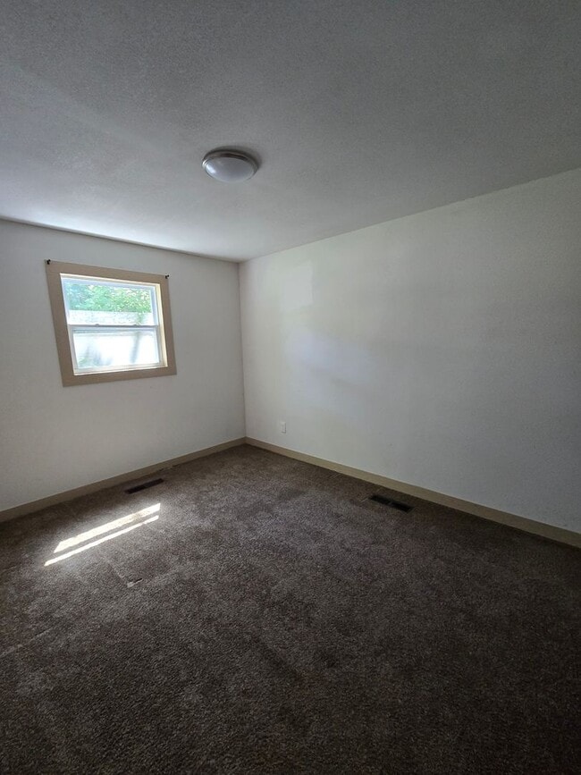 Foto del edificio - 3 bedroom 1 bath house