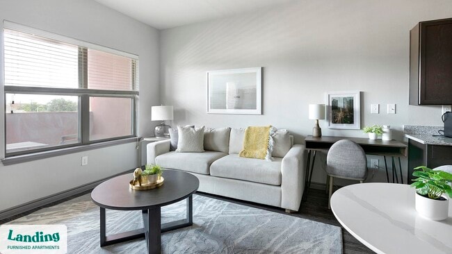 Foto del edificio - 650 S Main St