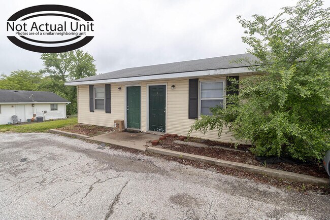 Building Photo - 700 W Cunningham Dr