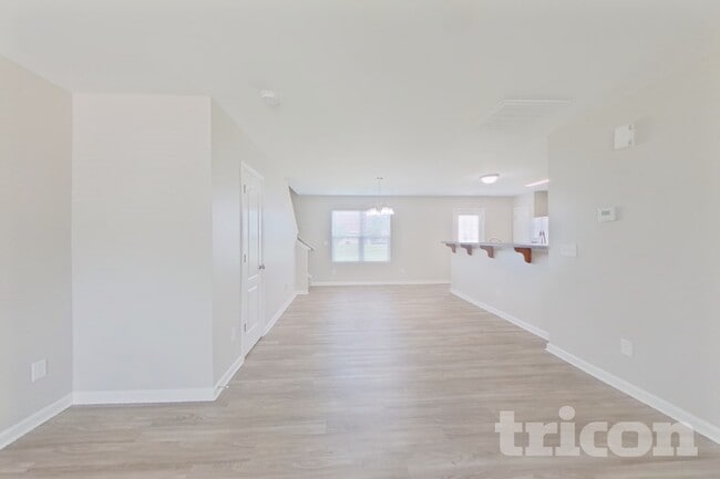 Building Photo - 528 Gentle Breeze Ln