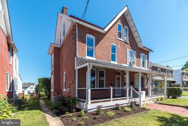 Foto del edificio - 739 S Matlack St