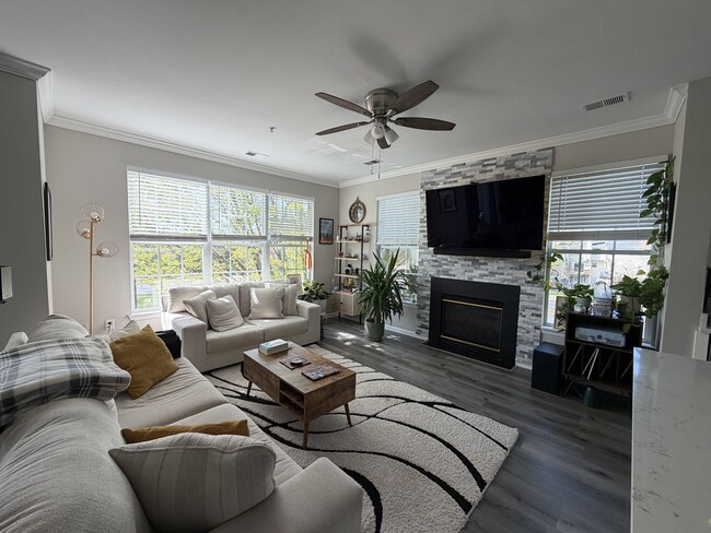Foto del edificio - 2434 Coopers Branch Ct
