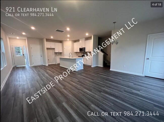 Foto del edificio - 921 Clearhaven Ln