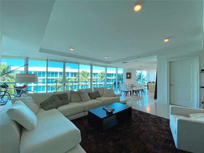 Foto del edificio - 1200 Holiday Dr