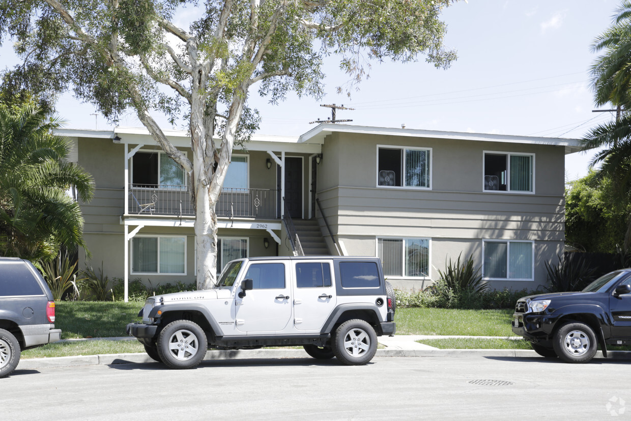 Building Photo - 2962 Peppertree Ln
