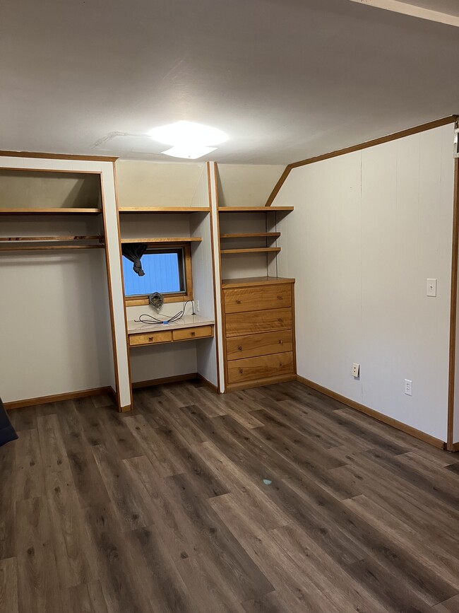 Living area - 455 S Arch Ave