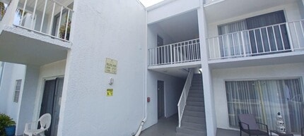 Building Photo - 409 Executive Center Dr