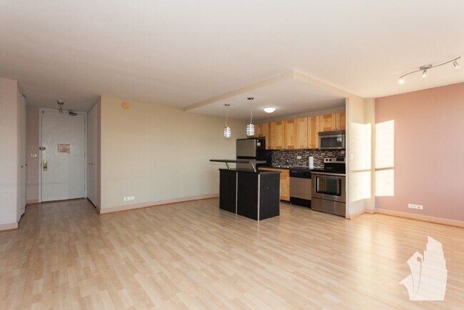 Building Photo - Fantastic 1 bedroom in Lakeview available ...