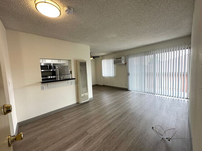Foto del edificio - 3730 S Sepulveda Blvd