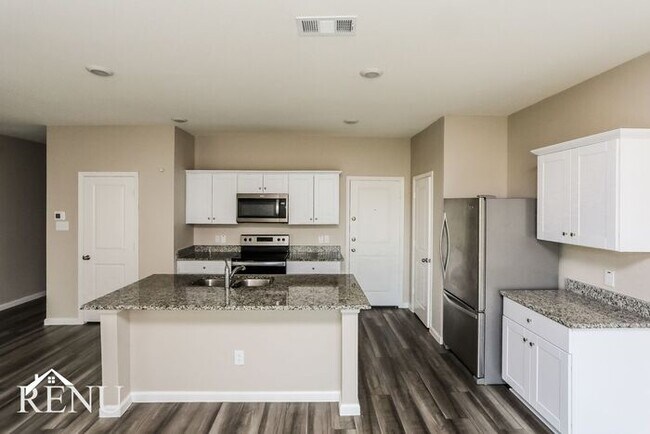 Building Photo - 6040 Mojave Dr