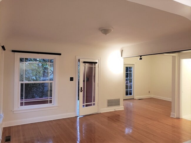 Building Photo - 11603 La Grange Ave
