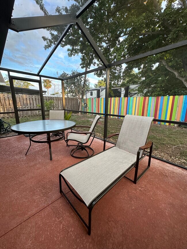 Foto del edificio - 3461 Brink Cir