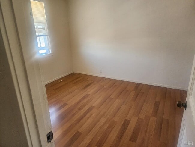 Foto del edificio - 1017 Taylor Ave