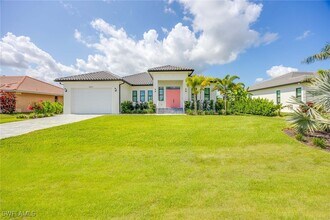 Building Photo - 18457 Royal Hammock Blvd