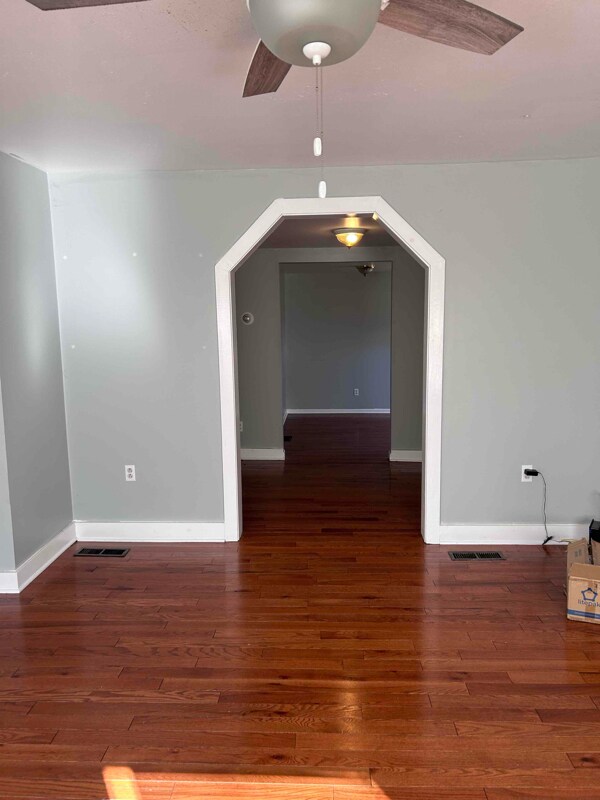 Building Photo - 351 Sunset Dr