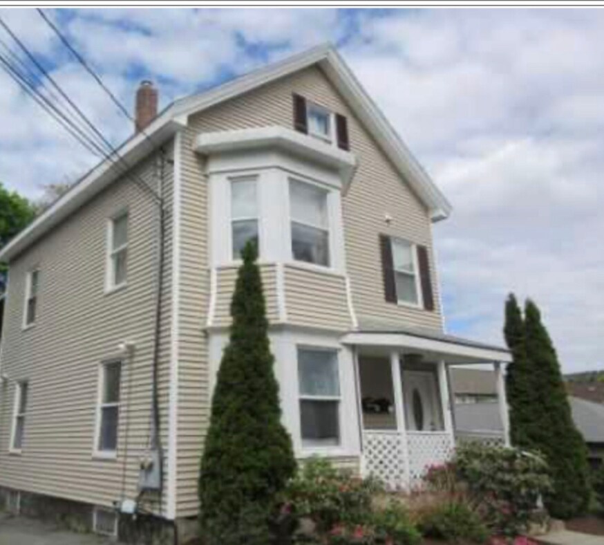 Primary Photo - 16 Charles St Ave