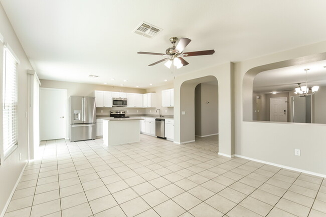 Building Photo - 10509 W Angels Ln