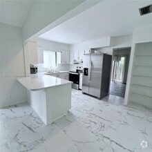 Building Photo - 6183 Live Oak Ct