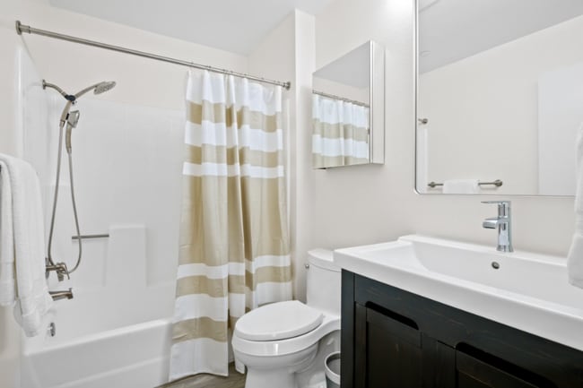 Building Photo - 1070 Calle Del Cerro