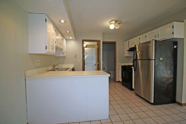 Building Photo - 115 S Hale Ave