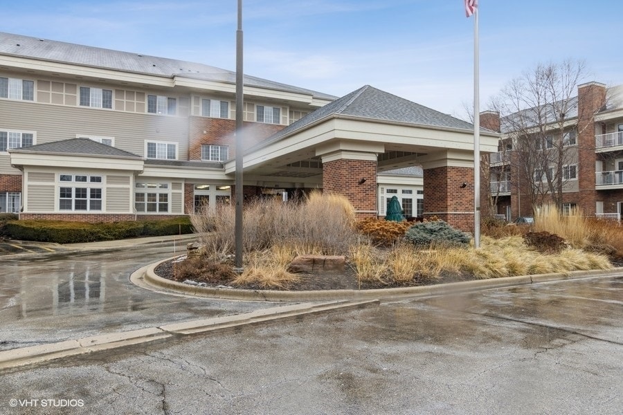 801 N McLean Blvd Unit 212, Elgin, IL 60123 Condo for Rent in Elgin