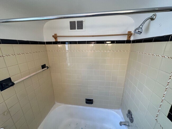 Foto del edificio - 5309 W Greenfield Ave