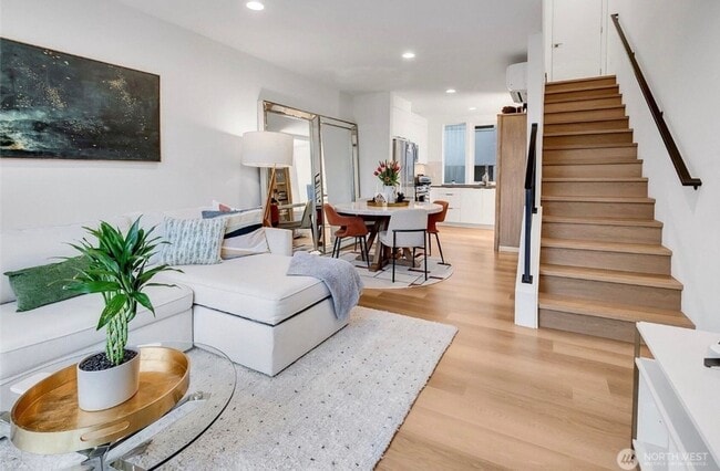 Building Photo - 7512 43rd Ave S