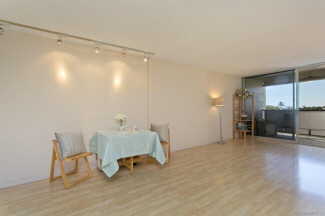 Photo - 3805 Kanaina Ave Townhome